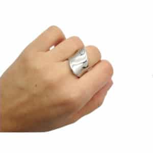 Γυναικείο Ατσάλινο Ασημί Δαχτυλίδι με Κυματιστό Σχέδιο